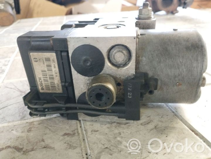 Volkswagen PASSAT B5 ABS pump bracket 8F0614111AB