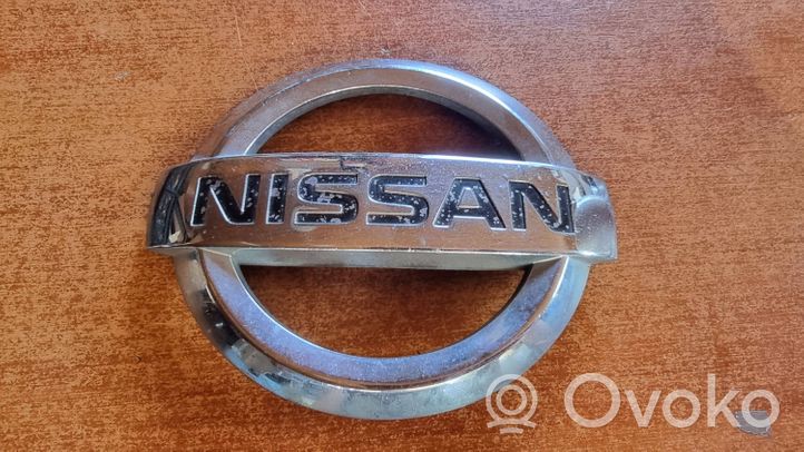 Nissan Primera Ražotāja emblēma 65890AU300