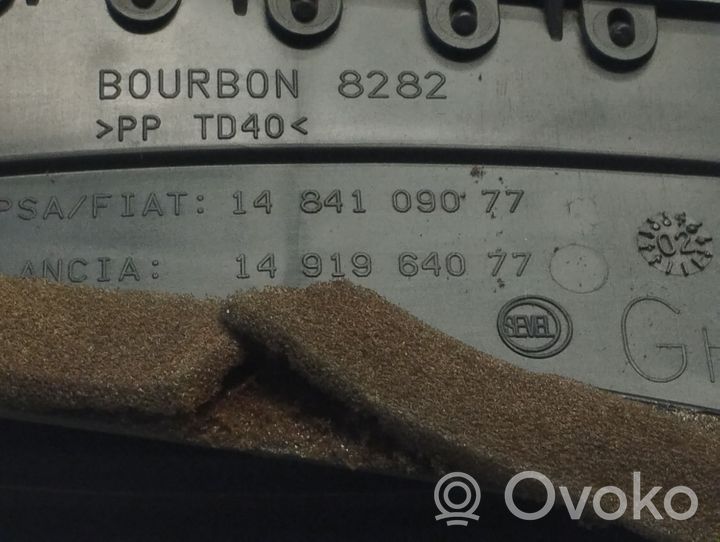 Peugeot 807 Kojelaudan sivutuuletussuuttimen kehys 1484109077
