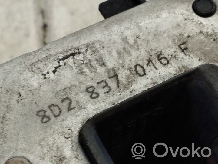 Audi A4 S4 B5 8D Priekšpusē slēdzene 8D2837016F