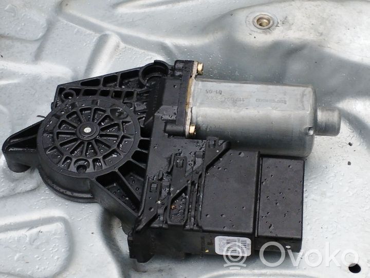 Volkswagen PASSAT B5.5 Elektryczny podnośnik szyby drzwi tylnych 3B5839756C