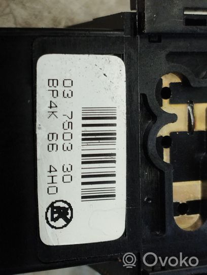 Mazda 3 I Interrupteur feux de détresse 03750330