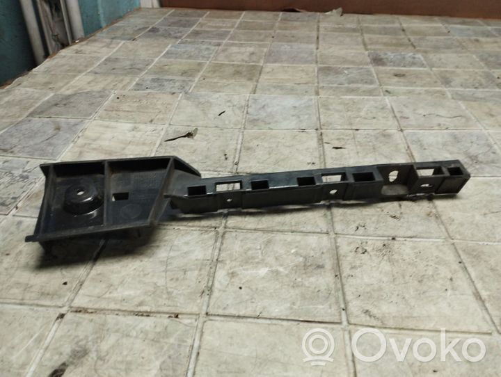 BMW 1 E81 E87 Supporto di montaggio del parafango 51777184356