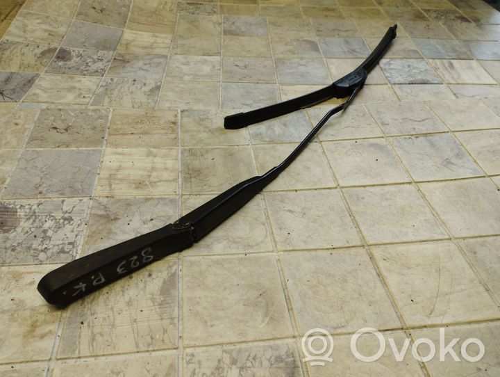 Opel Astra G Windshield/front glass wiper blade 90559553