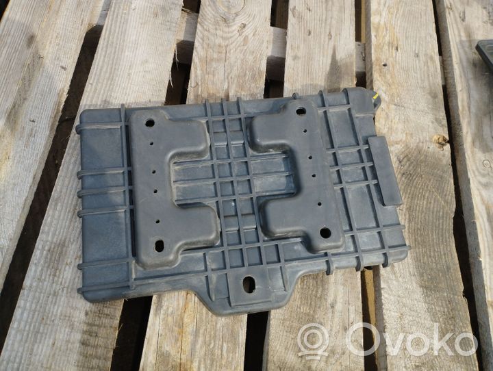 Hyundai Santa Fe Battery tray 371502B100