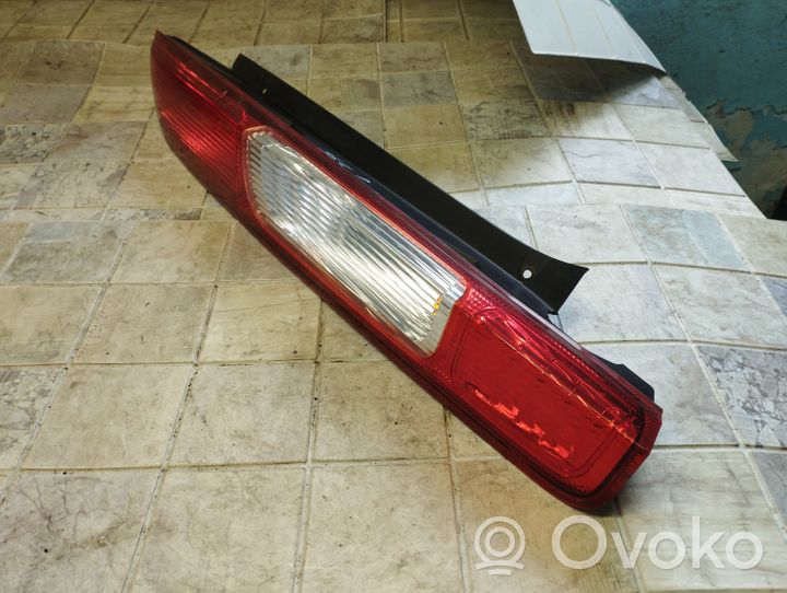 Ford Focus Lampa tylna 4M5113404A