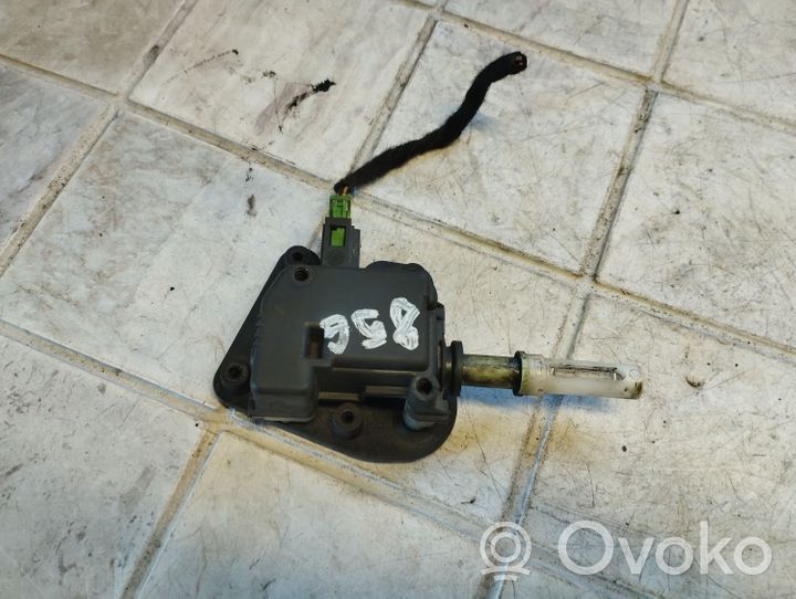 Audi A4 S4 B6 8E 8H Degalų bako dangtelio spynos varikliukas 8E9827833