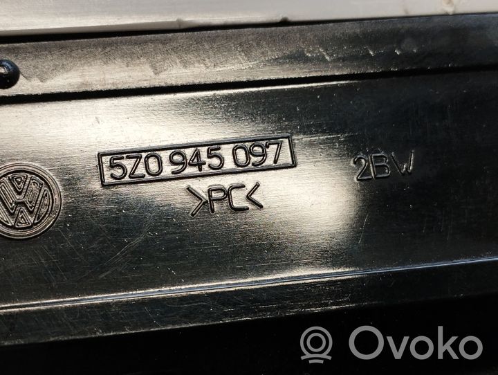 Volkswagen Fox Trzecie światło stop 5Z0945097