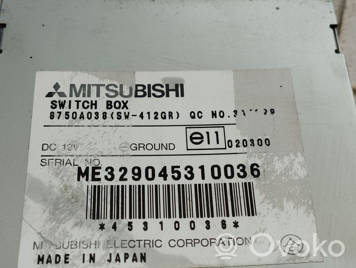 Mitsubishi Grandis GPS-navigaation ohjainlaite/moduuli 8750A038