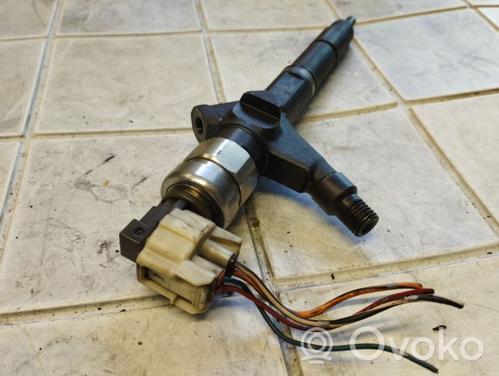 Nissan Almera N16 Injecteur de carburant AW400