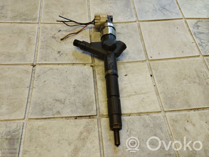 Nissan Almera N16 Injecteur de carburant AW400