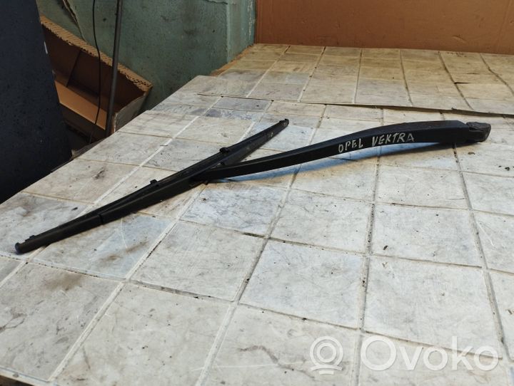 Opel Astra G Braccio della spazzola tergicristallo posteriore 90559607