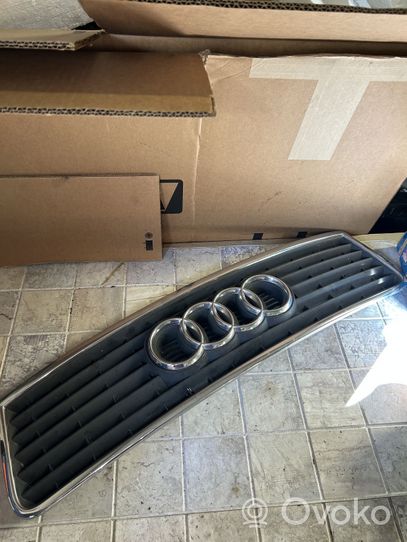 Audi A6 S6 C4 4A Grotelės priekinės 4B0853651