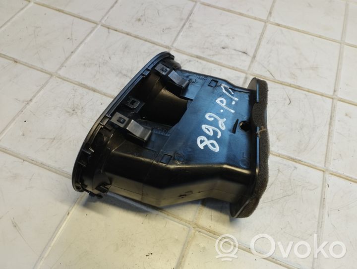 Volkswagen Tiguan Moldura protectora de la rejilla de ventilación lateral del panel 5M0819758