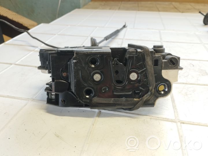 Volkswagen Tiguan Aizmugurē slēdzene 5N0839016A