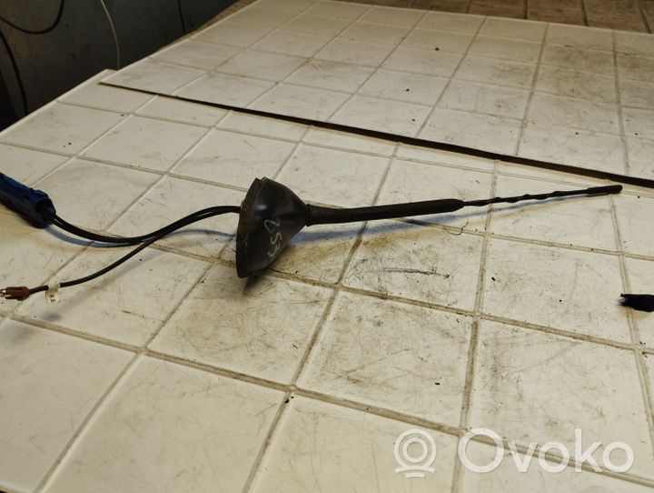 Opel Astra H Radio antena 