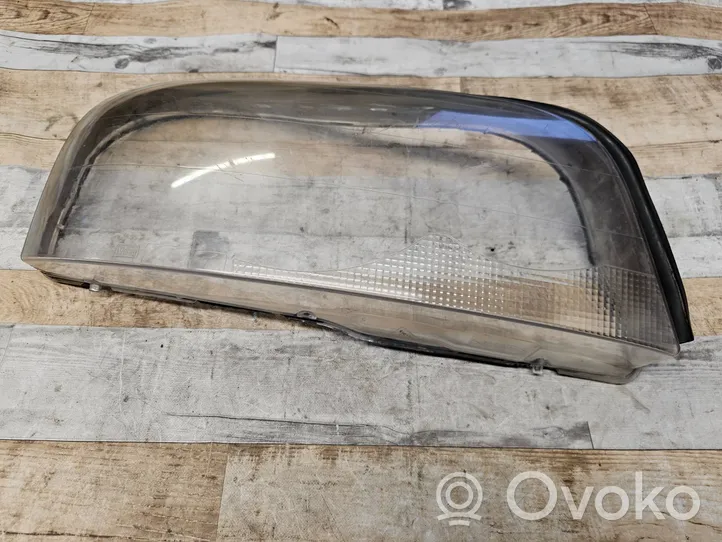 Volvo XC90 Klosze lamp przednich 8990204