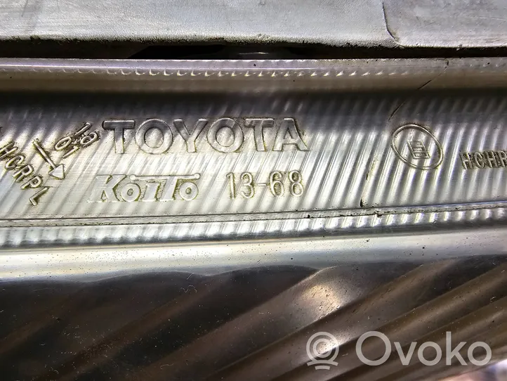 Toyota Corolla Verso E121 Lampa przednia 1368