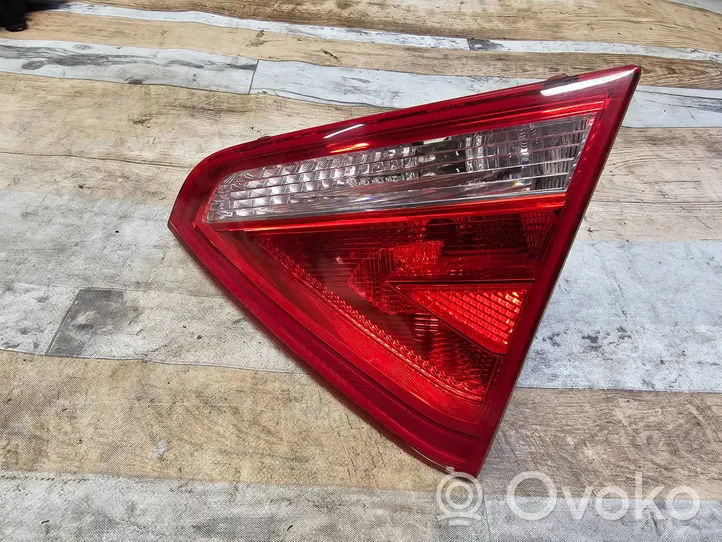 Audi A5 8T 8F Lampy tylnej klapy bagażnika 8T0945094