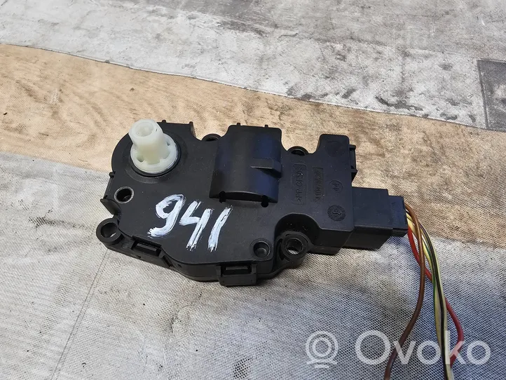 Audi A5 8T 8F Stellmotor Heizung Klima K9749005