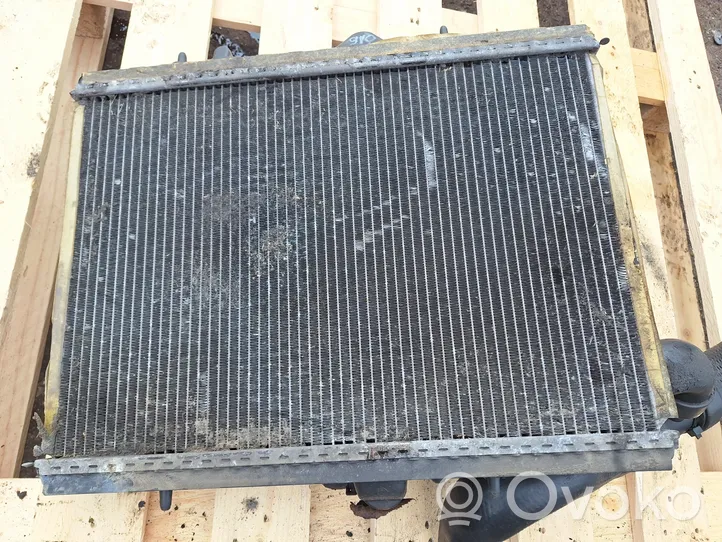 Peugeot 607 Radiateur de refroidissement 