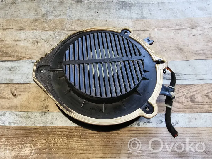 Audi A4 S4 B7 8E 8H Takaoven kaiutin 8E0035411