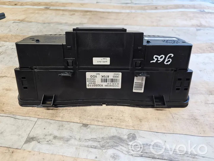 Volkswagen Golf V Spidometrs (instrumentu panelī) 1K0920870K