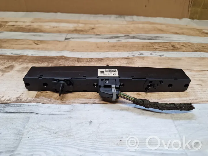 Opel Astra H Hazard light switch 13100105