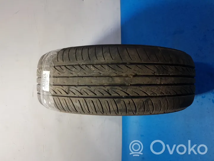 Audi A4 S4 B5 8D Pneumatico estivo R17 