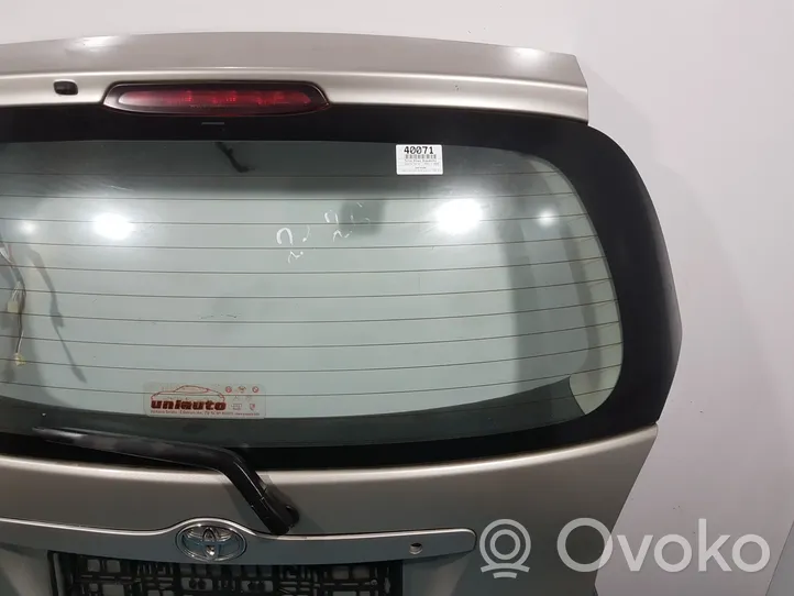 Toyota Corolla Verso E121 Задняя крышка (багажника) 