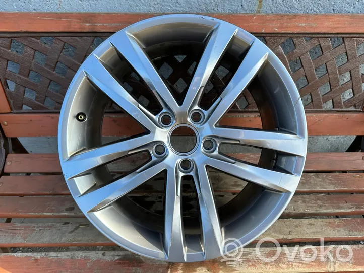 Volkswagen Golf VII Jante alliage R18 