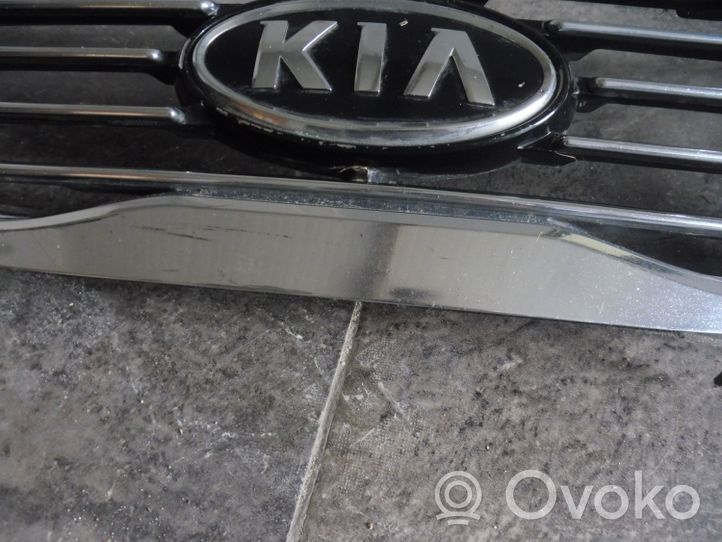 KIA Magentis Grotelės priekinės 863502G500