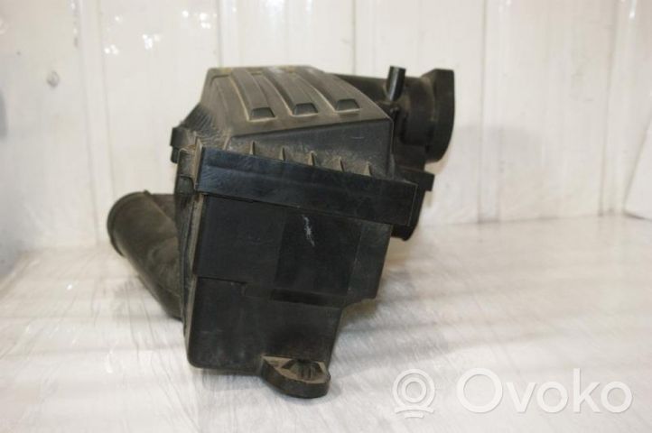 Volkswagen Touran I Oro filtro dėžė 3C0129607AQ