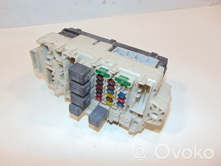 Mitsubishi Galant Module de fusibles MR537990