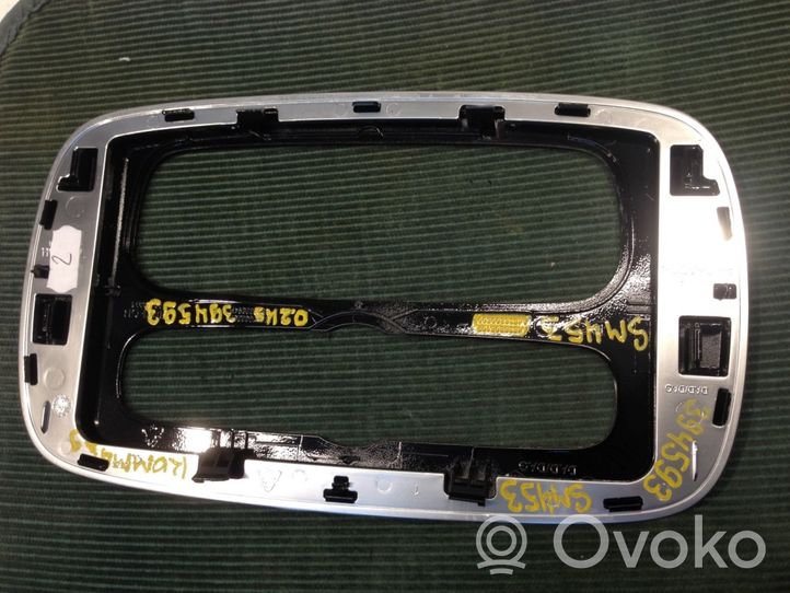 Smart ForTwo II Cadre, panneau d'unité radio / GPS A4536805102