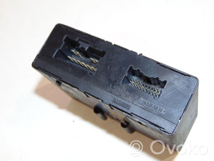 Nissan Primera Oven keskuslukituksen ohjausyksikön moduuli 284502F901