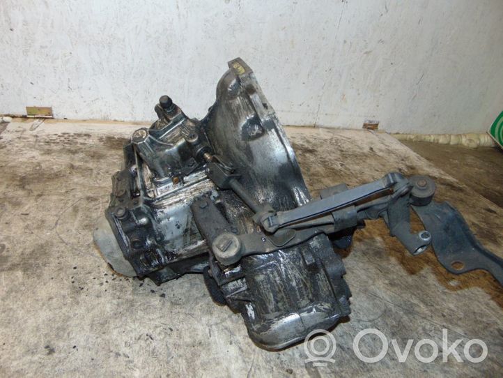 Opel Vectra B Механическая коробка передач, 5 передач 90523582