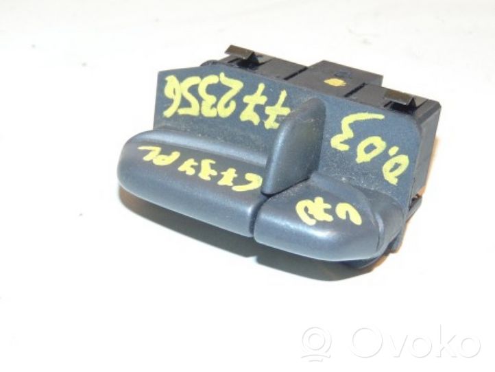 Volvo S70  V70  V70 XC A set of switches 9162946