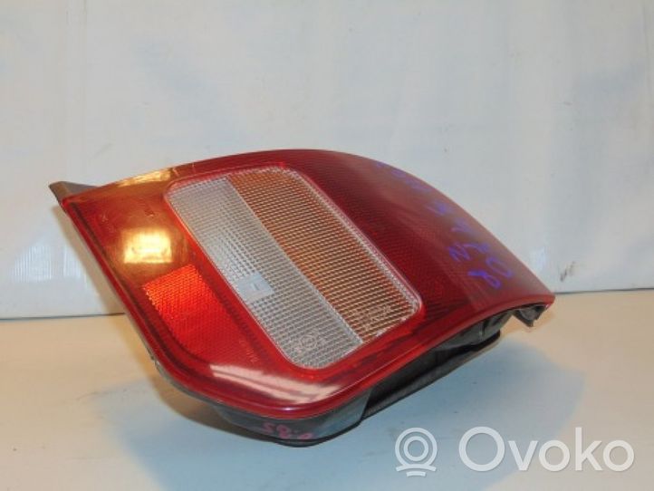 Mitsubishi Colt Lampy tylnej klapy bagażnika MR221880