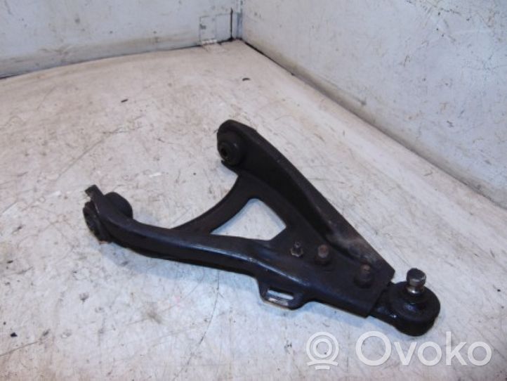 Renault Megane I Fourchette, bras de suspension inférieur avant 8200737135