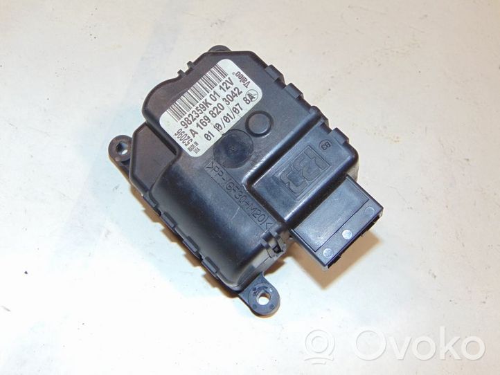 Mercedes-Benz B W245 Stellmotor Heizung Klima A1698203042