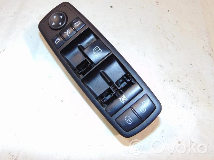 Mercedes-Benz B W245 Zestaw przełączników i przycisków A1698206710