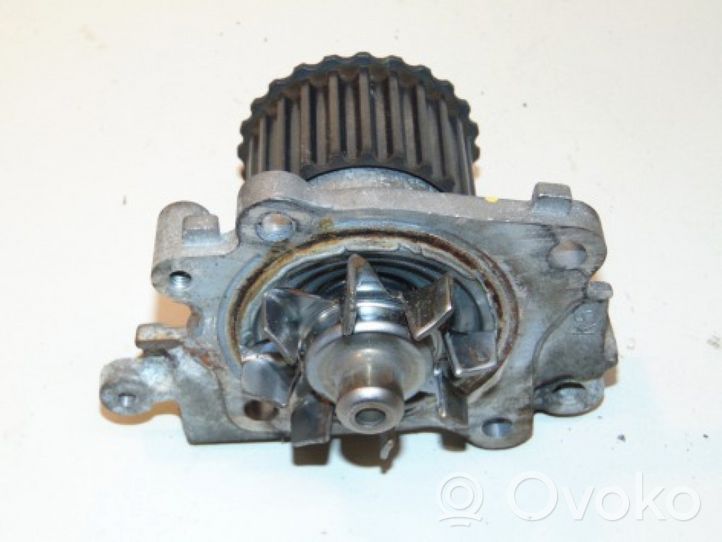 Mitsubishi Colt Pompe de circulation d'eau MD309756