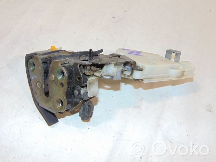 Nissan Primera Cerradura de puerta trasera 8250386J15