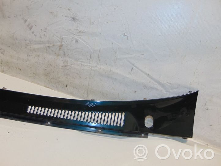 Nissan Patrol Y61 Rivestimento del tergicristallo 66812VB000