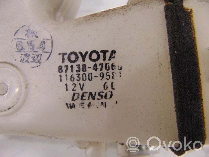 Toyota Prius (XW10) Hybridi-/sähköajoneuvon akun puhallin 8713047060