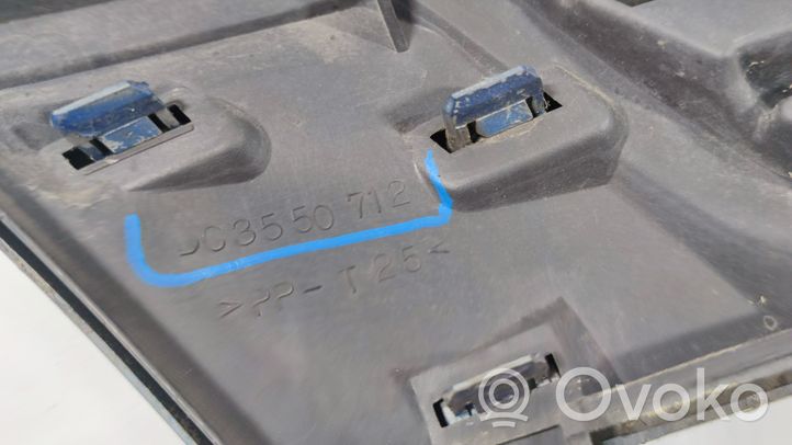 Mazda Demio Grille calandre supérieure de pare-chocs avant DC3550712