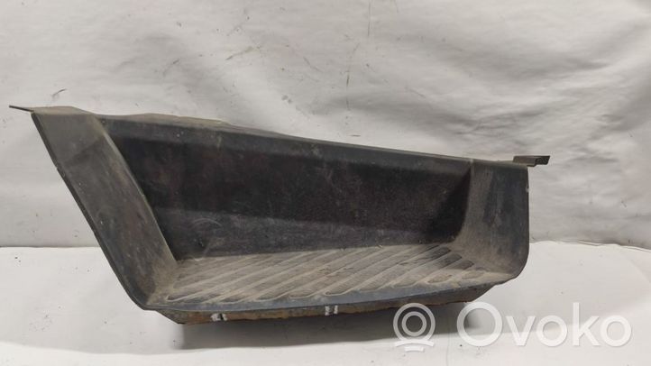 Mercedes-Benz Sprinter W901 W902 W903 W904 Etuoven kynnyksen suojalista A9016862228