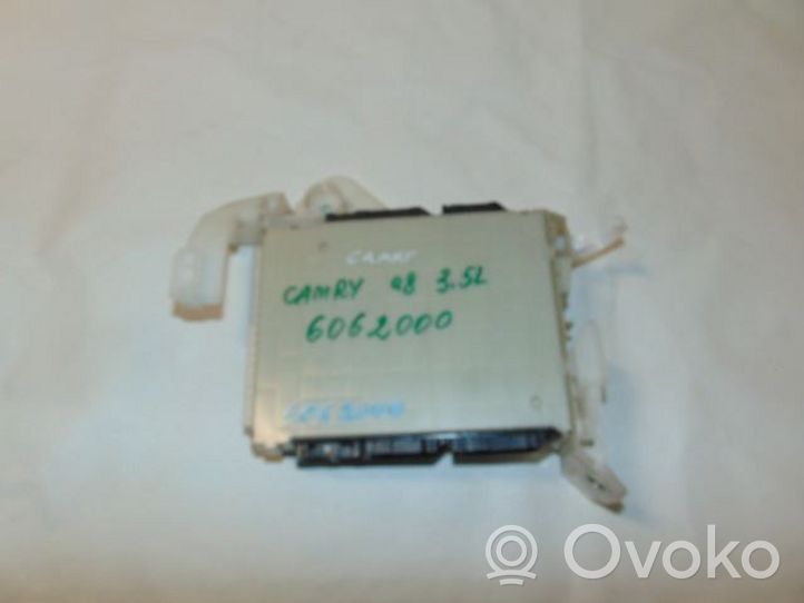 Toyota Camry VIII XV70  Módulo de fusible 8273006830