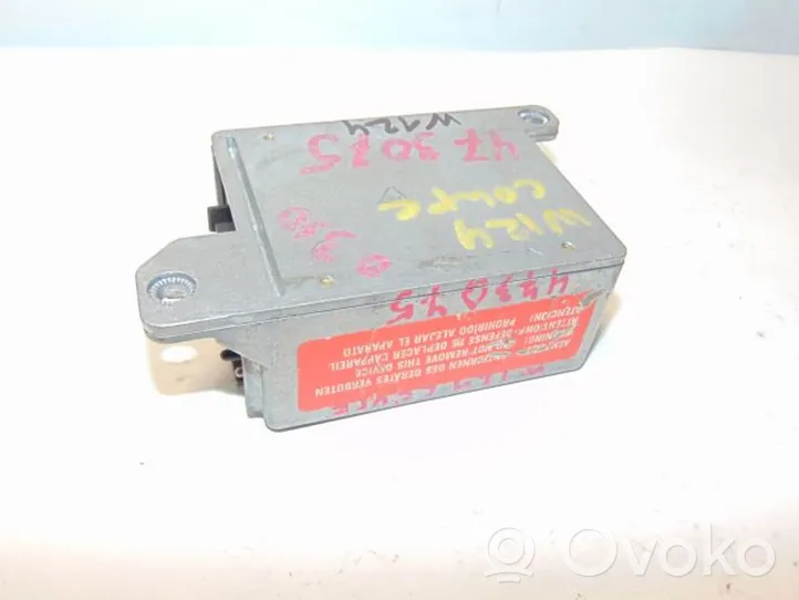 Mercedes-Benz E W124 Module de contrôle airbag A0048201710